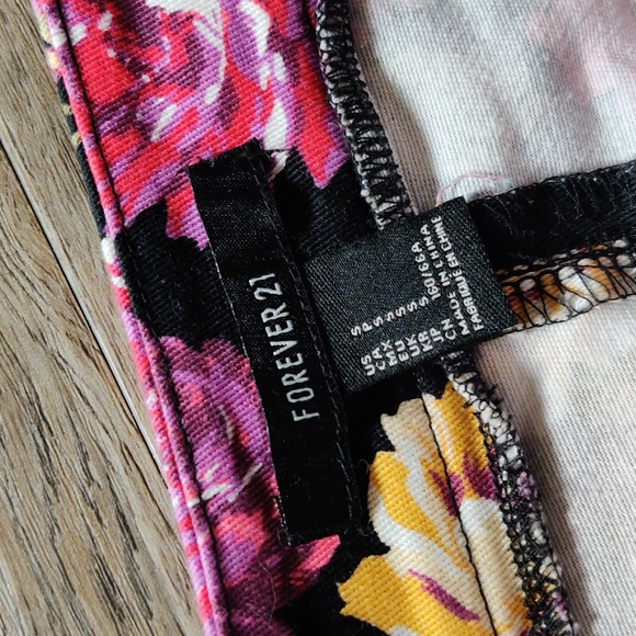 Forever 21 | Floral skirt - Picture 3 of 5